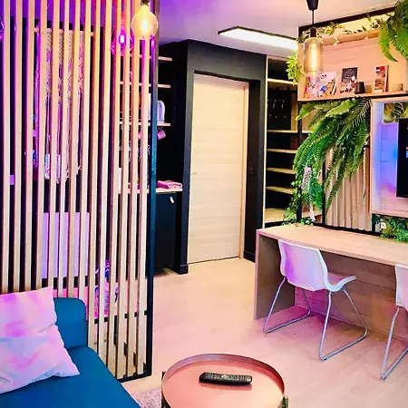 Tropikal Sathonay Lost Inn Lyon Apartment *